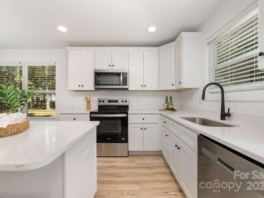 511 Kimball Street, Kannapolis, NC 28081.  MLS# CAR4290991, YatesRealty ID 34853. 