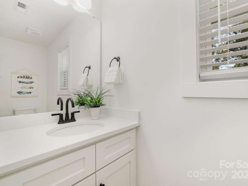 511 Kimball Street, Kannapolis, NC 28081.  MLS# CAR4290991, YatesRealty ID 34853. 