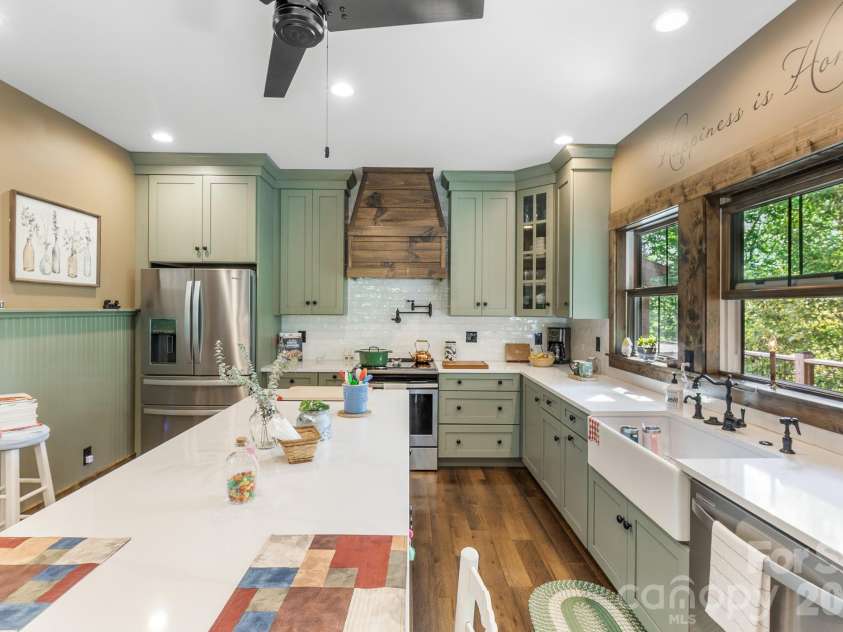 1009 Larkspur Trail, Banner Elk, NC 28604.  MLS# CAR4400317, YatesRealty ID 34855. 