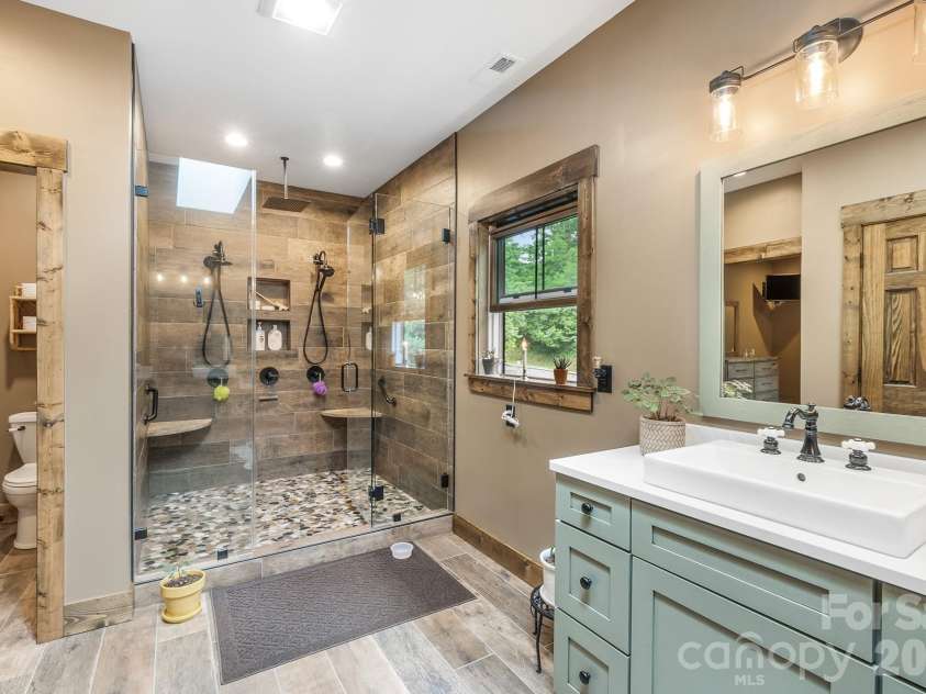 1009 Larkspur Trail, Banner Elk, NC 28604.  MLS# CAR4400317, YatesRealty ID 34855. 