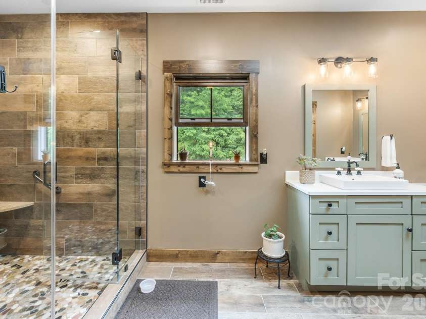 1009 Larkspur Trail, Banner Elk, NC 28604.  MLS# CAR4400317, YatesRealty ID 34855. 
