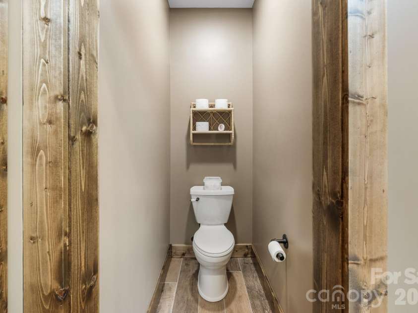 1009 Larkspur Trail, Banner Elk, NC 28604.  MLS# CAR4400317, YatesRealty ID 34855. 