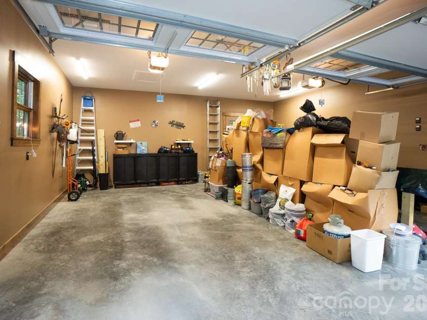 1009 Larkspur Trail, Banner Elk, NC 28604.  MLS# CAR4400317, YatesRealty ID 34855. 