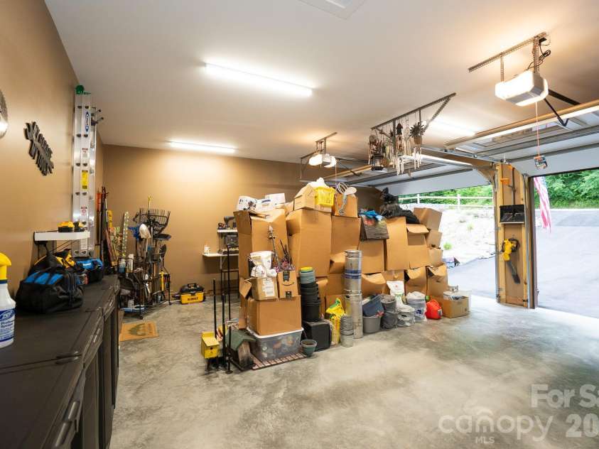 1009 Larkspur Trail, Banner Elk, NC 28604.  MLS# CAR4400317, YatesRealty ID 34855. 