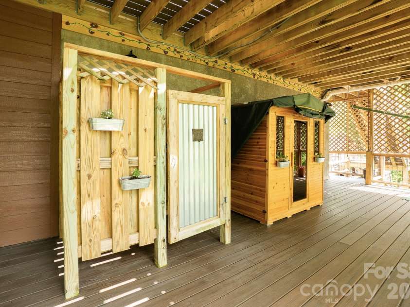 1009 Larkspur Trail, Banner Elk, NC 28604.  MLS# CAR4400317, YatesRealty ID 34855. 