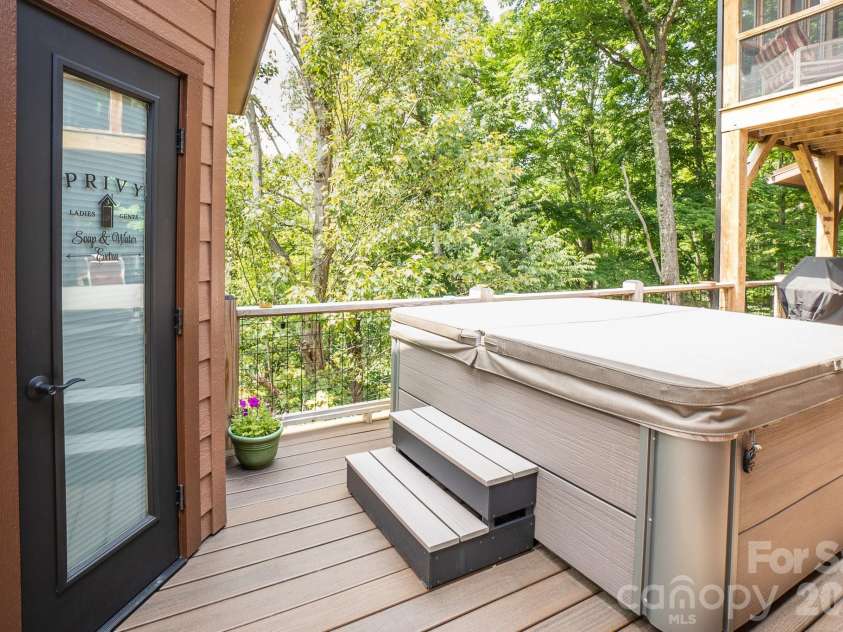 1009 Larkspur Trail, Banner Elk, NC 28604.  MLS# CAR4400317, YatesRealty ID 34855. 