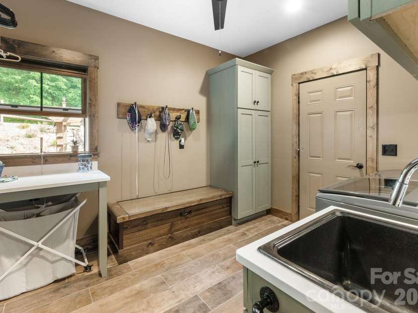 1009 Larkspur Trail, Banner Elk, NC 28604.  MLS# CAR4400317, YatesRealty ID 34855. 