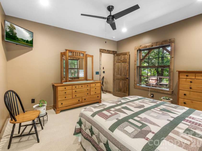 1009 Larkspur Trail, Banner Elk, NC 28604.  MLS# CAR4400317, YatesRealty ID 34855. 