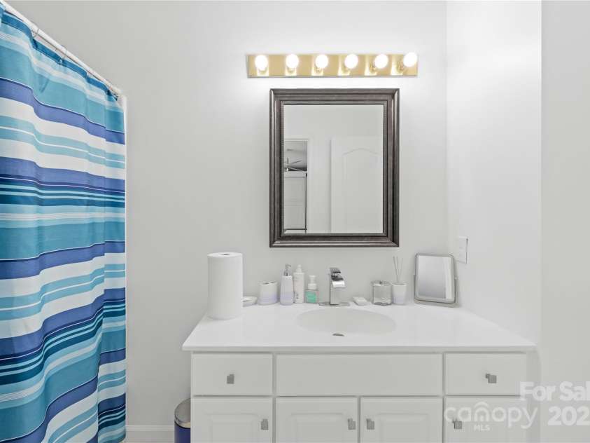 5536 Piper Glen Drive, Charlotte, NC 28277.  MLS# CAR4279792, YatesRealty ID 34855. 