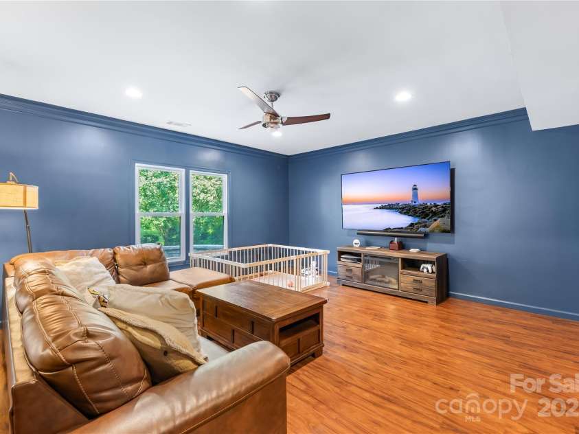 5536 Piper Glen Drive, Charlotte, NC 28277.  MLS# CAR4279792, YatesRealty ID 34855. 