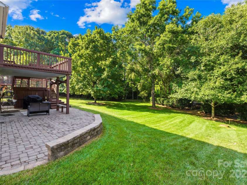 5536 Piper Glen Drive, Charlotte, NC 28277.  MLS# CAR4279792, YatesRealty ID 34855. 