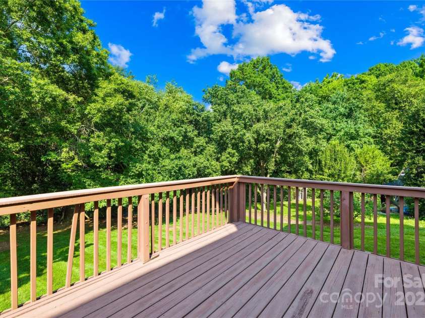 5536 Piper Glen Drive, Charlotte, NC 28277.  MLS# CAR4279792, YatesRealty ID 34855. 