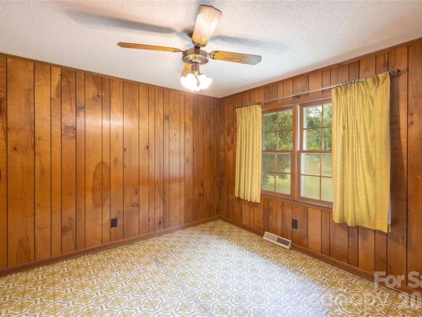 2209 Woodhurst Lane, Albemarle, NC 28001.  MLS# CAR4399796, YatesRealty ID 34856. Dining