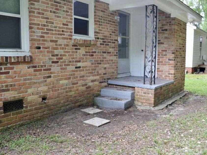 236 Legrand Street, Cheraw, SC 29520.  MLS# CAR4295022, YatesRealty ID 34856. 