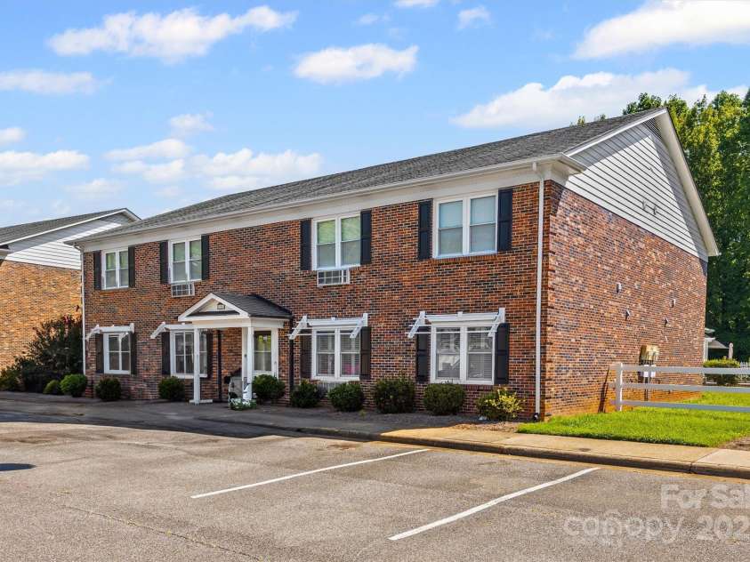 109 Stroupe Road, Gastonia, NC 28056.  MLS# CAR4295951, YatesRealty ID 34857. 