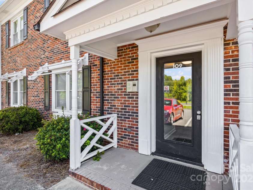 109 Stroupe Road, Gastonia, NC 28056.  MLS# CAR4295951, YatesRealty ID 34857. 