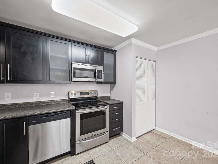 109 Stroupe Road, Gastonia, NC 28056.  MLS# CAR4295951, YatesRealty ID 34857. 