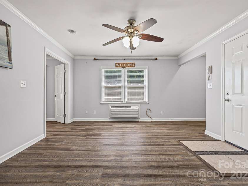 109 Stroupe Road, Gastonia, NC 28056.  MLS# CAR4295951, YatesRealty ID 34857. 