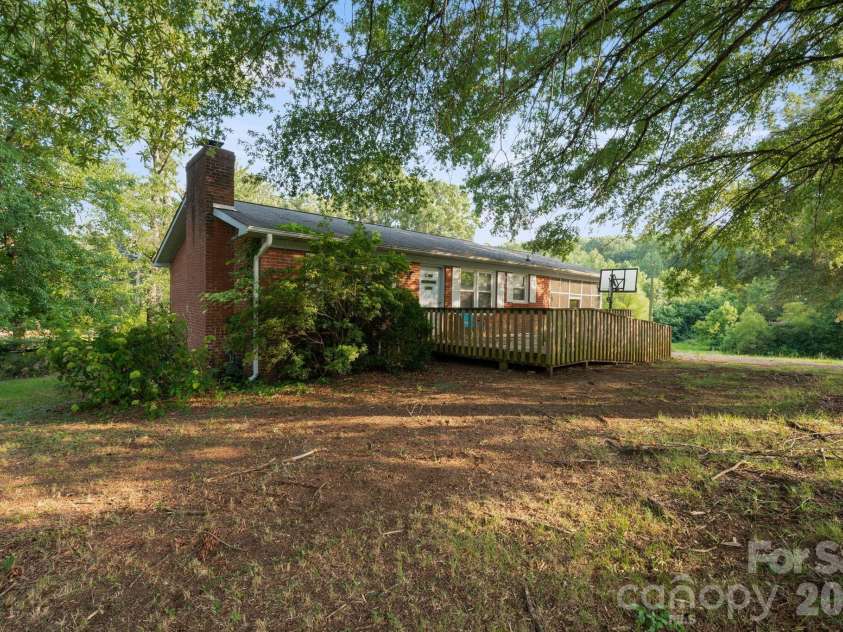 389 Midway Lake Road, Mooresville, NC 28115.  MLS# CAR4400331, YatesRealty ID 34857. 