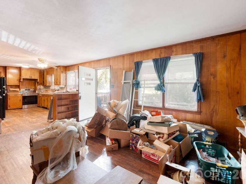 389 Midway Lake Road, Mooresville, NC 28115.  MLS# CAR4400331, YatesRealty ID 34857. 