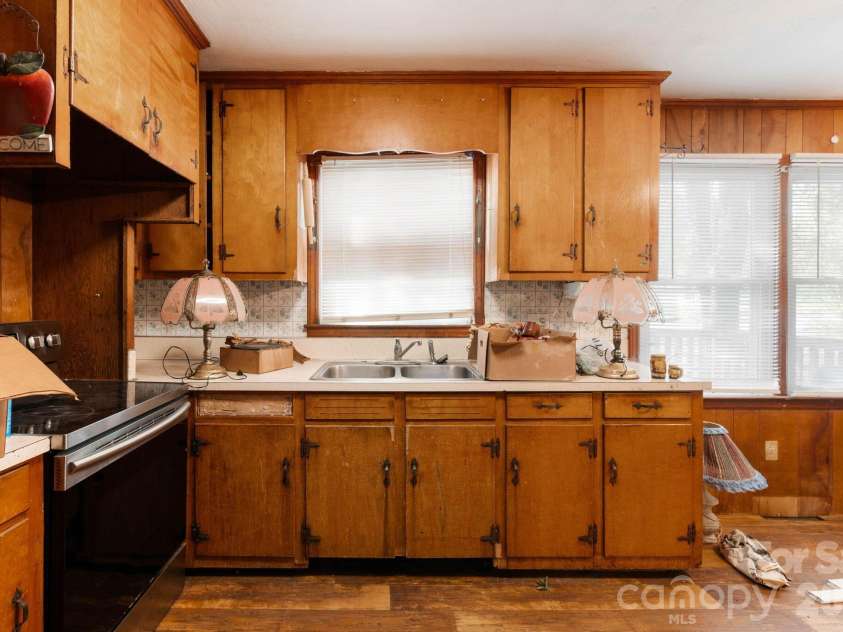 389 Midway Lake Road, Mooresville, NC 28115.  MLS# CAR4400331, YatesRealty ID 34857. 