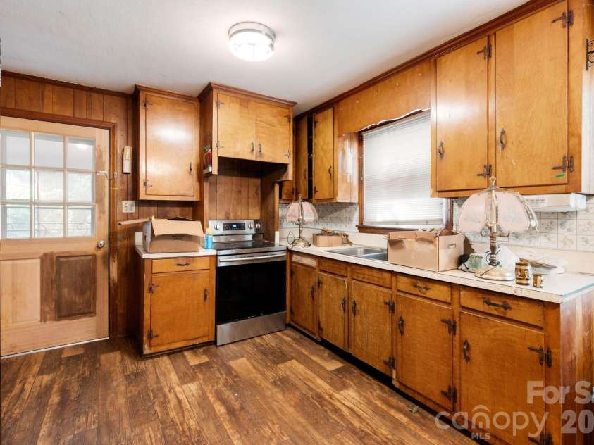 389 Midway Lake Road, Mooresville, NC 28115.  MLS# CAR4400331, YatesRealty ID 34857. 