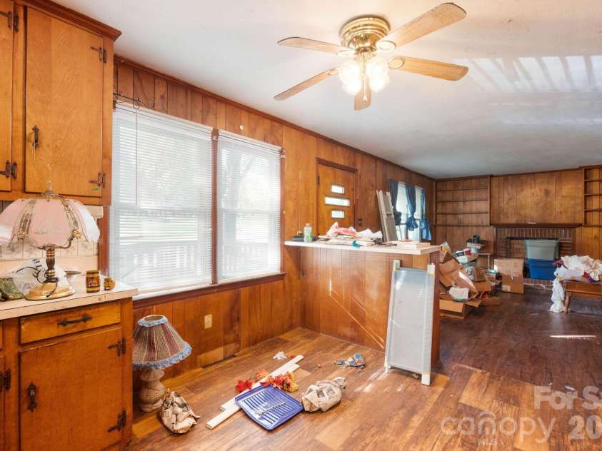 389 Midway Lake Road, Mooresville, NC 28115.  MLS# CAR4400331, YatesRealty ID 34857. 