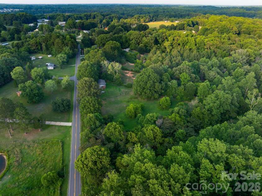 389 Midway Lake Road, Mooresville, NC 28115.  MLS# CAR4400331, YatesRealty ID 34857. 