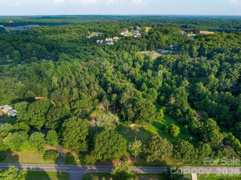 389 Midway Lake Road, Mooresville, NC 28115.  MLS# CAR4400331, YatesRealty ID 34857. 