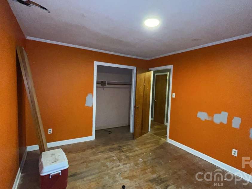 389 Midway Lake Road, Mooresville, NC 28115.  MLS# CAR4414433, YatesRealty ID 34857. 