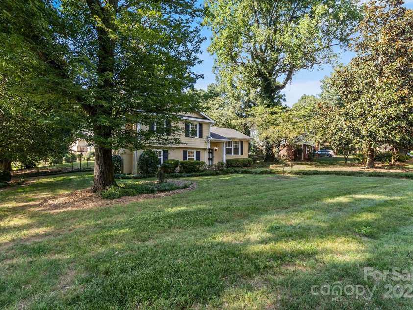 3928 Glenfall Avenue, Charlotte, NC 28210.  MLS# CAR4295681, YatesRealty ID 34858. 