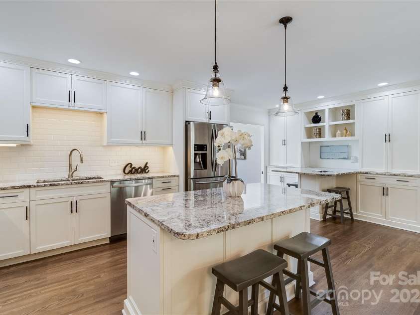 3928 Glenfall Avenue, Charlotte, NC 28210.  MLS# CAR4295681, YatesRealty ID 34858. 