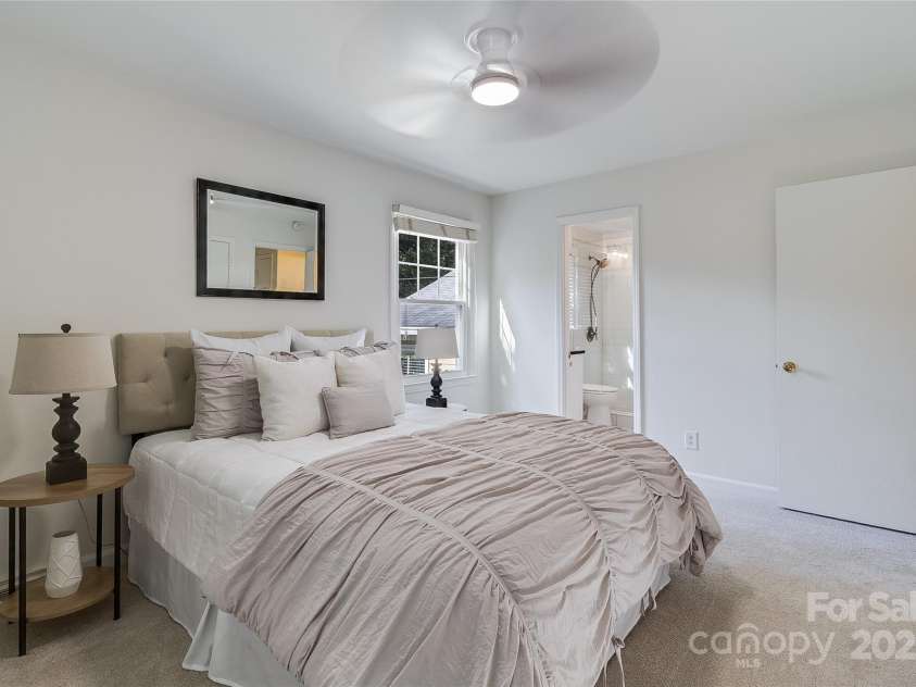 3928 Glenfall Avenue, Charlotte, NC 28210.  MLS# CAR4295681, YatesRealty ID 34858. 