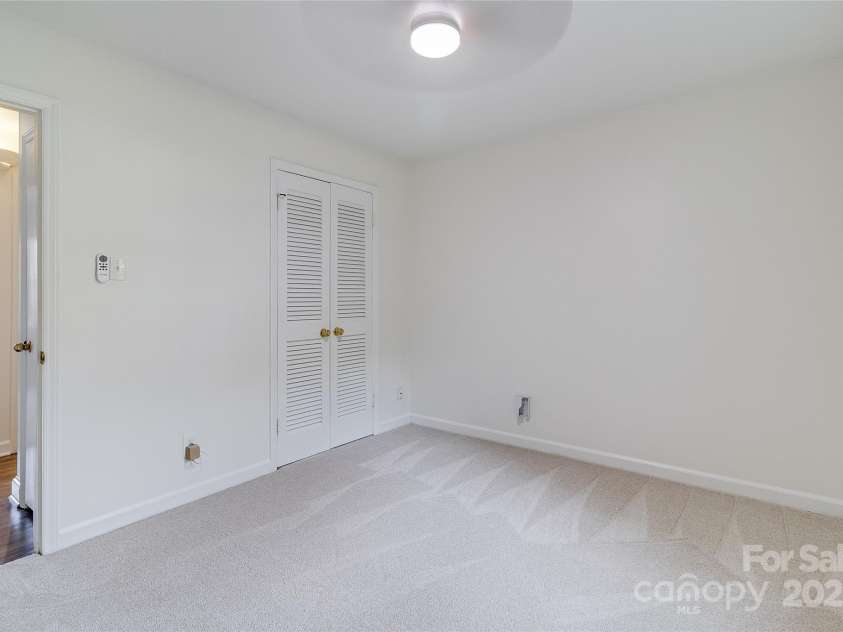 3928 Glenfall Avenue, Charlotte, NC 28210.  MLS# CAR4295681, YatesRealty ID 34858. 