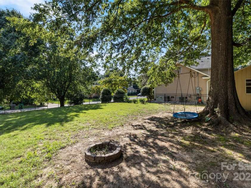3928 Glenfall Avenue, Charlotte, NC 28210.  MLS# CAR4295681, YatesRealty ID 34858. 