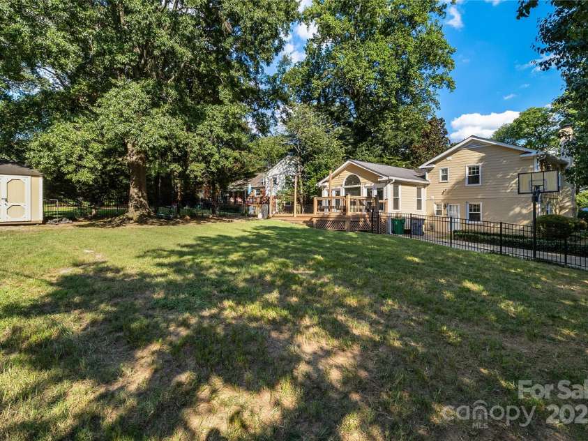 3928 Glenfall Avenue, Charlotte, NC 28210.  MLS# CAR4295681, YatesRealty ID 34858. 