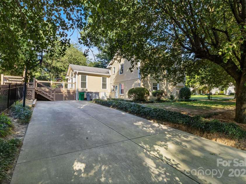 3928 Glenfall Avenue, Charlotte, NC 28210.  MLS# CAR4295681, YatesRealty ID 34858. 
