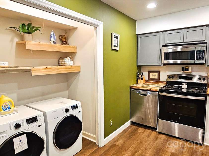 7403 Ashfield Court, Charlotte, NC 28226.  MLS# CAR4292350, YatesRealty ID 34859. 