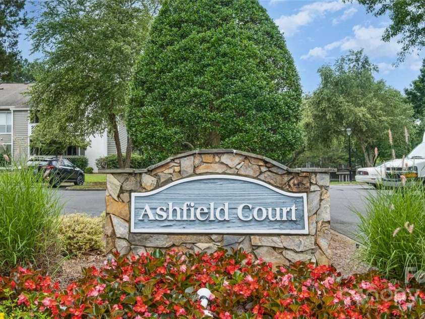 7403 Ashfield Court, Charlotte, NC 28226.  MLS# CAR4292350, YatesRealty ID 34859. 
