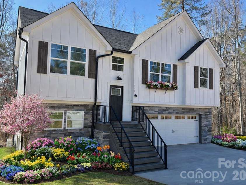 420 Scarlett Oak Court, Lenoir, NC 28645.  MLS# CAR4340384, YatesRealty ID 3486. A I generated landscape 