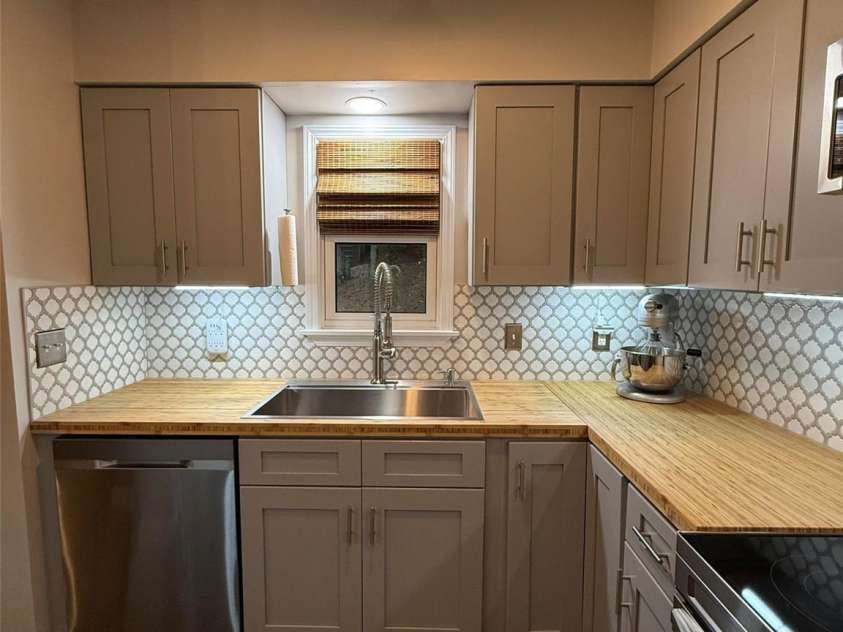 96 Dogwood Knob Lane, Sapphire, NC 28774.  MLS# CAR4317847, YatesRealty ID 3486. 