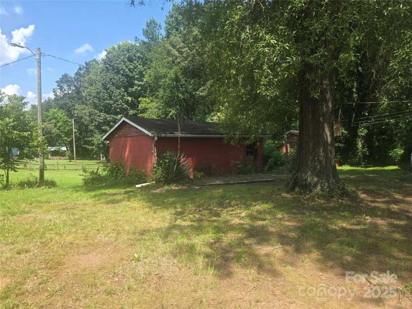 1518 Sierra Road, York, SC 29745.  MLS# CAR4292820, YatesRealty ID 34860. 