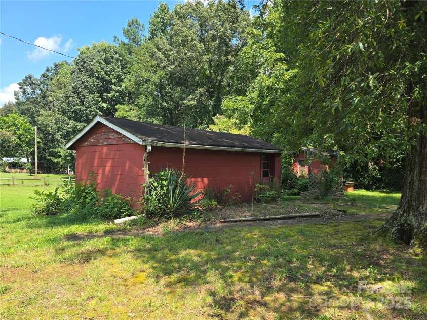 1518 Sierra Road, York, SC 29745.  MLS# CAR4292820, YatesRealty ID 34860. 