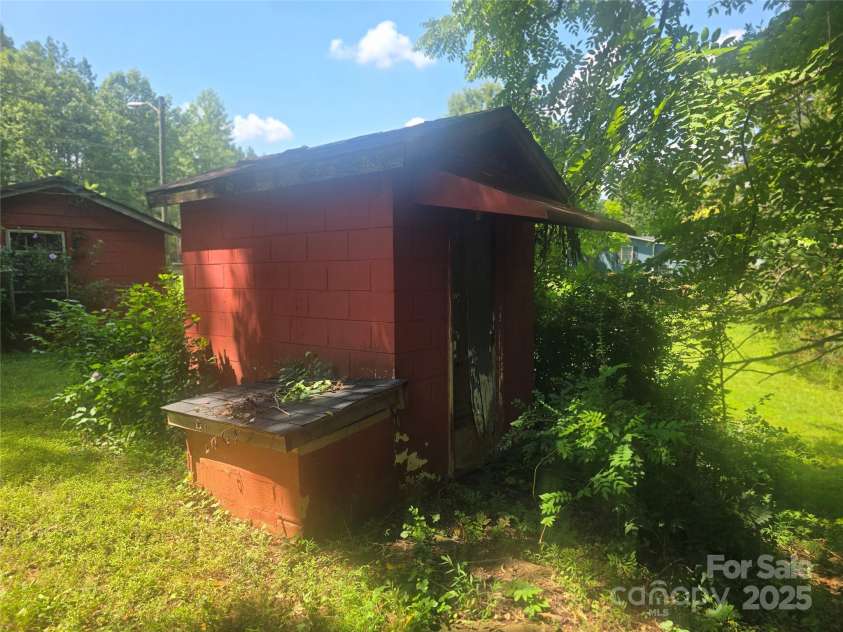 1518 Sierra Road, York, SC 29745.  MLS# CAR4292820, YatesRealty ID 34860. 
