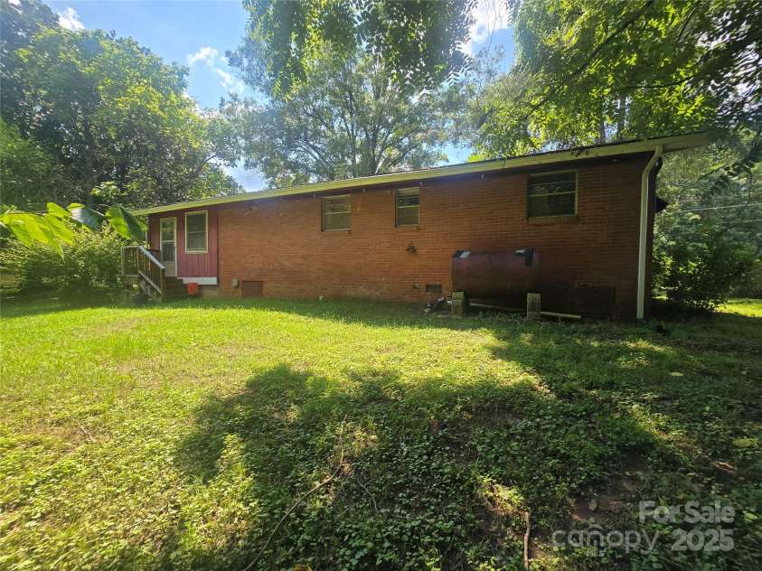 1518 Sierra Road, York, SC 29745.  MLS# CAR4292820, YatesRealty ID 34860. 