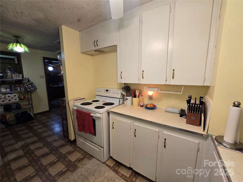 1518 Sierra Road, York, SC 29745.  MLS# CAR4292820, YatesRealty ID 34860. 