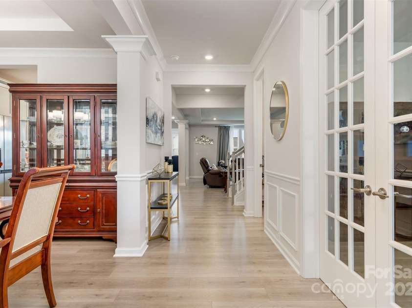 15917 Walnut Hill Drive, Charlotte, NC 28278.  MLS# CAR4288293, YatesRealty ID 34861. 