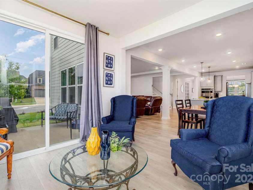 15917 Walnut Hill Drive, Charlotte, NC 28278.  MLS# CAR4288293, YatesRealty ID 34861. 