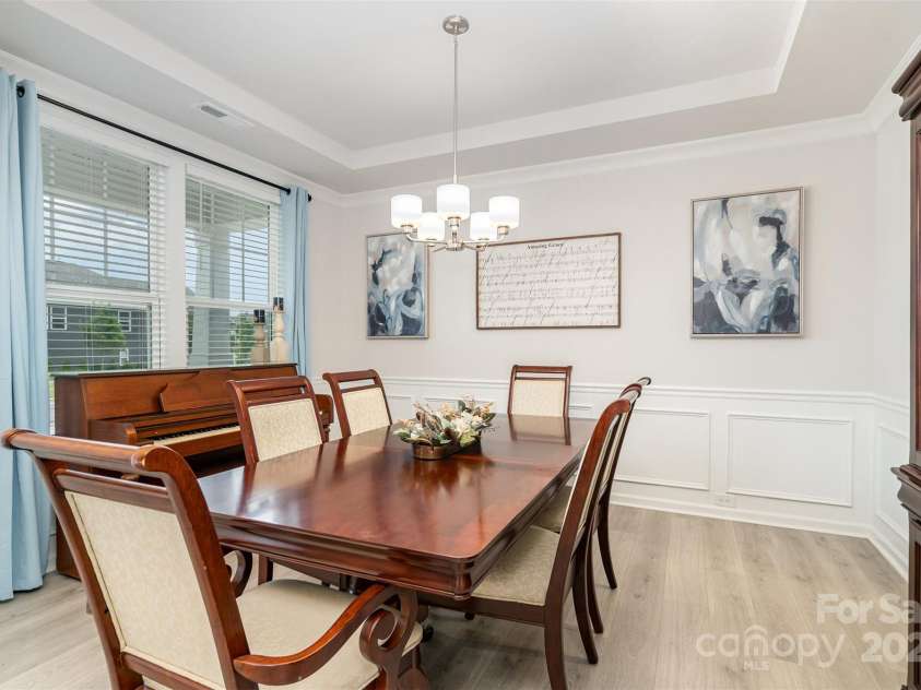 15917 Walnut Hill Drive, Charlotte, NC 28278.  MLS# CAR4288293, YatesRealty ID 34861. 