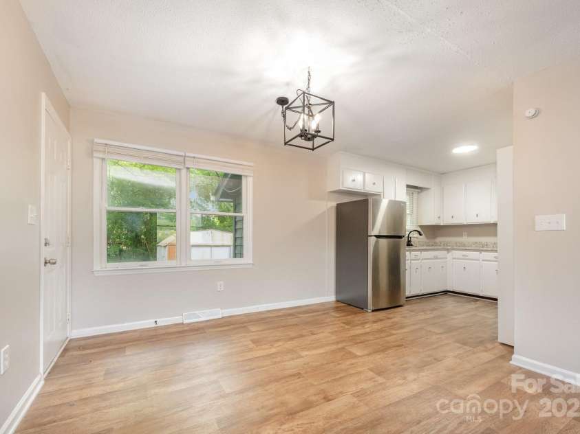 129 Morris Drive, Harrisburg, NC 28075.  MLS# CAR4281091, YatesRealty ID 34862. 